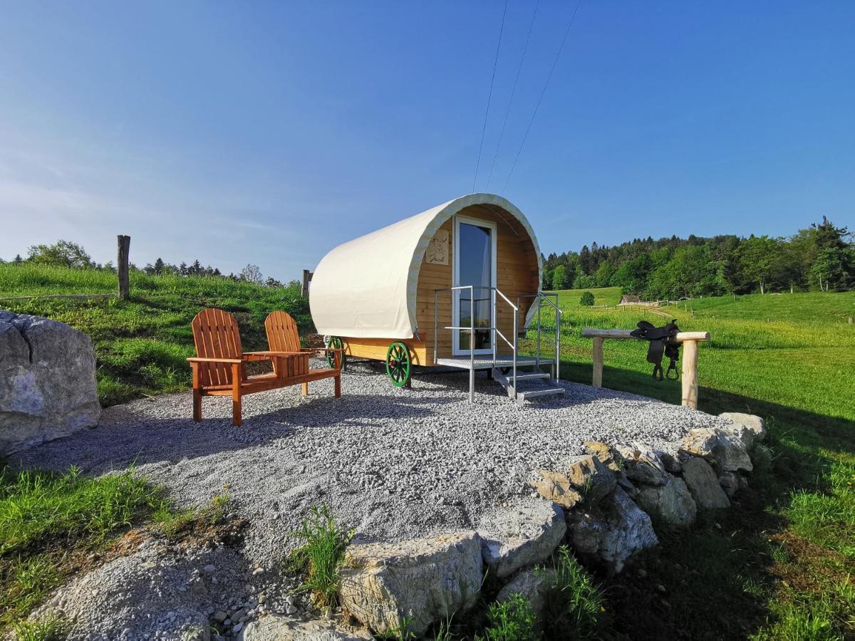 Cowboy'S Land Hotel Visnja Gora Екстериор снимка